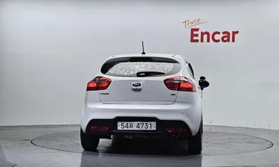 Kia Pride 2014, 130246 км, за 3400000 KRW