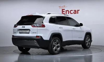 Jeep Cherokee 2021, 56456 км, за 19700000 KRW - фото 2