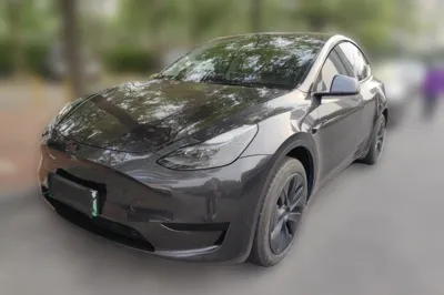 Tesla Model Y · 2024 год
