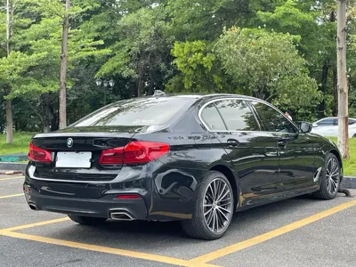 BMW 5 Series 2019, 103000 км, за 179800 CNY