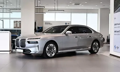 BMW 7-Series · 2023 год
