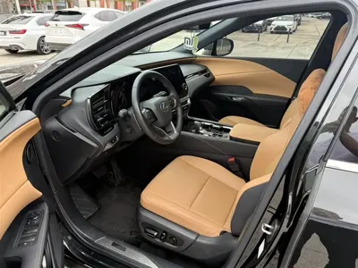 Lexus RX 2024, 35000 км, за 291800 CNY - фото 4