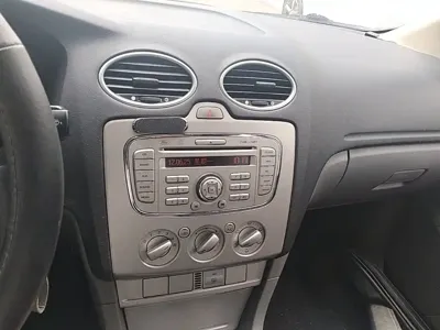 Ford Focus 2014, 124800 км, за 9300 CNY - фото 13