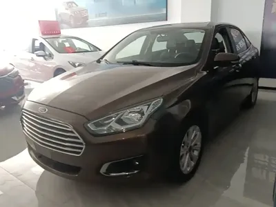 Ford Escort · 2015 год