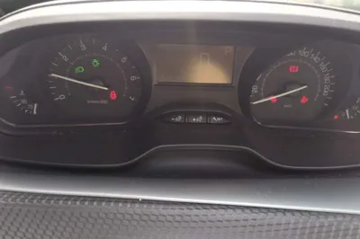 Peugeot 2008 2014, 108000 км, за 32718.63 CNY - фото 8