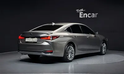 Lexus ES 2023, 35400 км, за 43400000 KRW