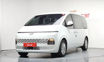 Hyundai Staria · 2023 год