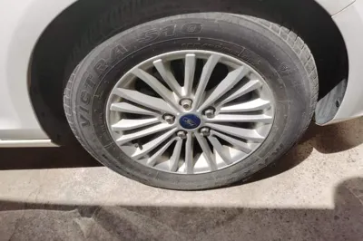 Ford Escort 2017, 21400 км, за 45387.65 CNY - фото 8