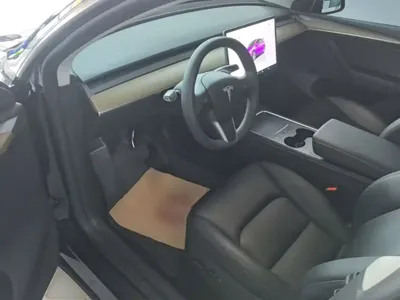 Tesla Model Y 2022, 64600 км, за 154900 CNY - фото 16