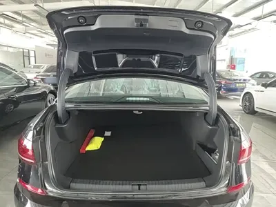 Volkswagen 帕萨特插电混动 2026, 100 км, за 136400 CNY - фото 19