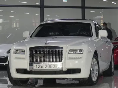 Rolls-Royce Ghost · 2011 год