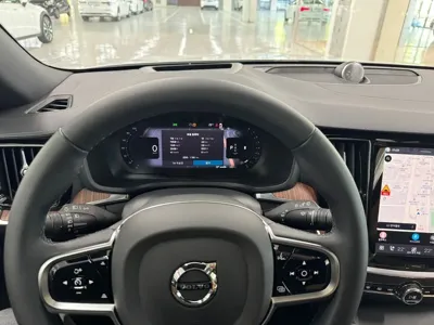 Volvo V60 2025, 1781 км, за 52000000 KRW - фото 8