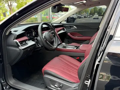 Hongqi Hongqi H5 2025, 25000 км, за 96800 CNY