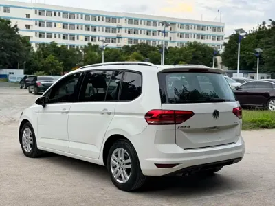 Volkswagen Touran 2019, 60000 км, за 51000 CNY