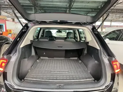 Volkswagen Tiguan L 2020, 57200 км, за 94900 CNY - фото 15