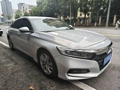 Honda Accord 2019, 160000 км, за 78000 CNY