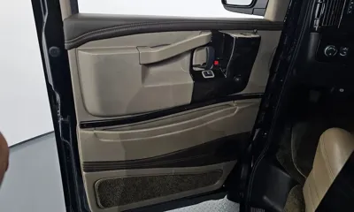Chevrolet Express Van 2018, 55387 км, за 33500000 KRW - фото 25