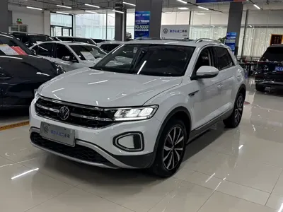 Volkswagen T-Roc 2023, 31000 км, за 121800 CNY - фото 1