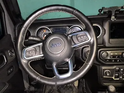 Jeep Wrangler 2021, 67800 км, за 227100 CNY - фото 3