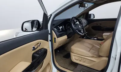 Kia Canival 2017, 117121 км, за 12500000 KRW - фото 10