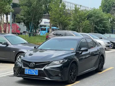 Toyota Camry 2023, 50000 км, за 99800 CNY - фото 1