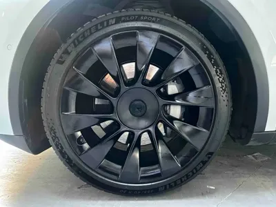 Tesla Model Y 2021, 75500 км, за 150800 CNY - фото 4