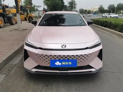 Changan UNI-V iDD 2024, 13200 км, за 73000 CNY