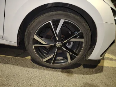 Skoda Octavia 2022, 80000 км, за 93465.28 CNY - фото 8