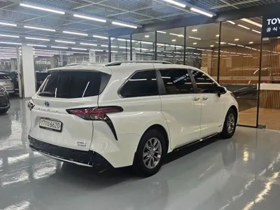 Toyota Sienna 2021, 116289 км, за 42500000 KRW