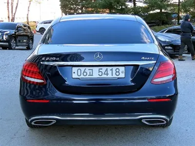 Mercedes-Benz E-Class 2018, 193867 км, за 17500000 KRW