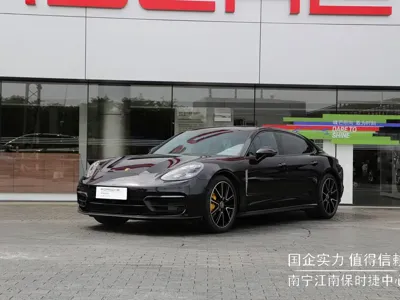 Porsche Panamera · 2021 год