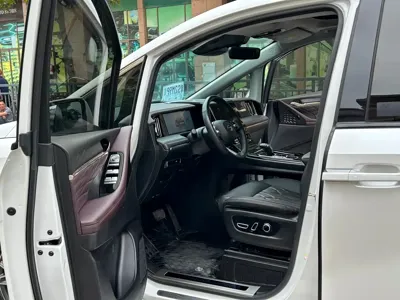 GAC Motor Trumpchi M8 2023, 88000 км, за 136800 CNY - фото 9