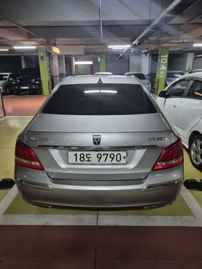 Hyundai Equus 2011, 130000 км, за 9000000 KRW