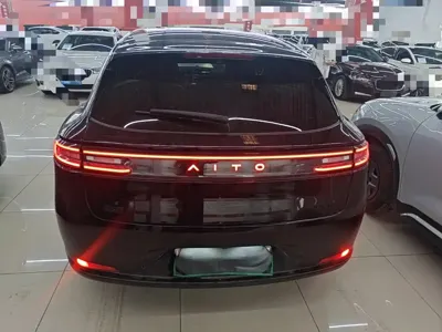 AITO 问界 AITO M5 2025, 8900 км, за 179200 CNY
