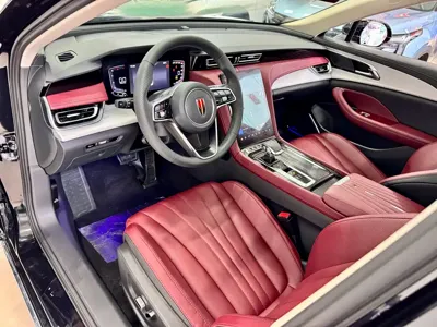 Hongqi Hongqi H5 2025, 13200 км, за 95000 CNY