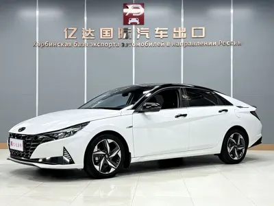 Hyundai Elantra · 2023 год
