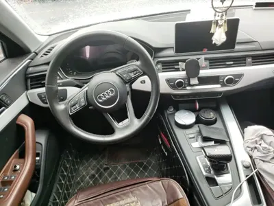 Audi A4L 2019, 40800 км, за 121600 CNY
