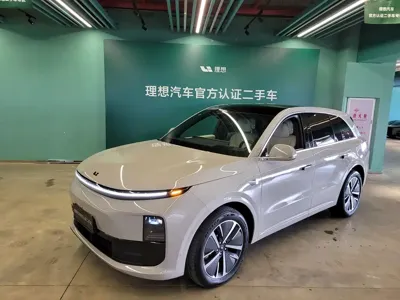 Li Auto Li L6 · 2024 год