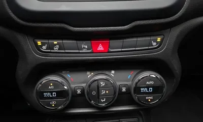 Jeep Renegade 2017, 89614 км, за 8900000 KRW - фото 19