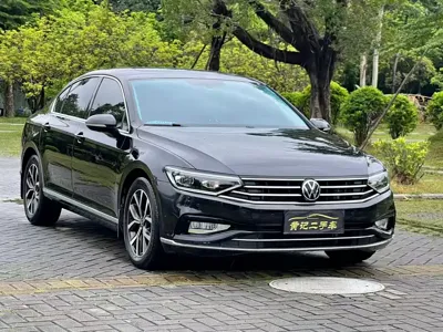 Volkswagen Magotan 2022, 50000 км, за 109800 CNY