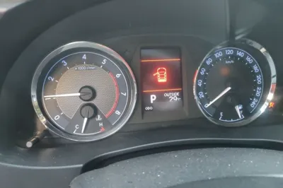 Toyota Corolla 2017, 192600 км, за 44524.3 CNY - фото 10