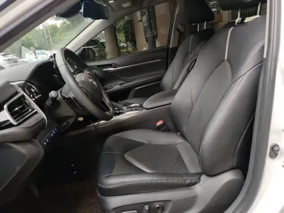 Toyota Camry 2021, 73600 км, за 98200 CNY - фото 8