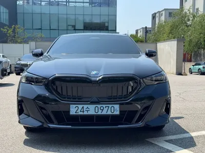 BMW i5 · 2025 год
