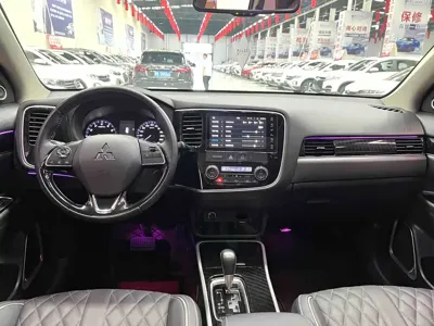Mitsubishi Outlander 2022, 29100 км, за 129800 CNY - фото 9