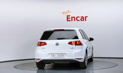 Volkswagen Golf 2013, 77957 км, за 7700000 KRW