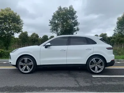 Porsche Cayenne 2020, 97000 км, за 337000 CNY