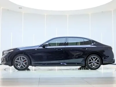 BMW i5 2025, 12800 км, за 239000 CNY - фото 18