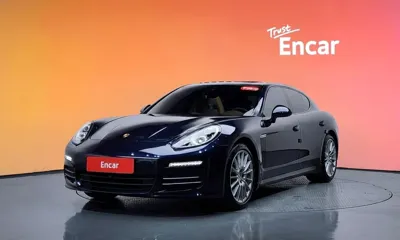 Porsche Panamera · 2016 год