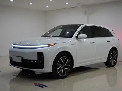 Li Auto Li L7 · 2023 год