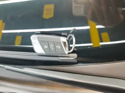 Volkswagen Passat 2023, 60800 км, за 131100 CNY - фото 9